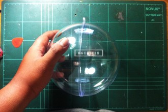 acrylic ball yang berdiameter sekitar 16 cm yang akan digunakan untuk membuat DIY dome ngebikin.com | Cara membuat DIY Dome Acrylic Ball