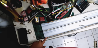 alat dan bahan membuat ambalan dari baja ringan
